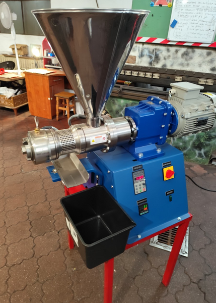 Presa ulei la rece, putere 2.1 kW